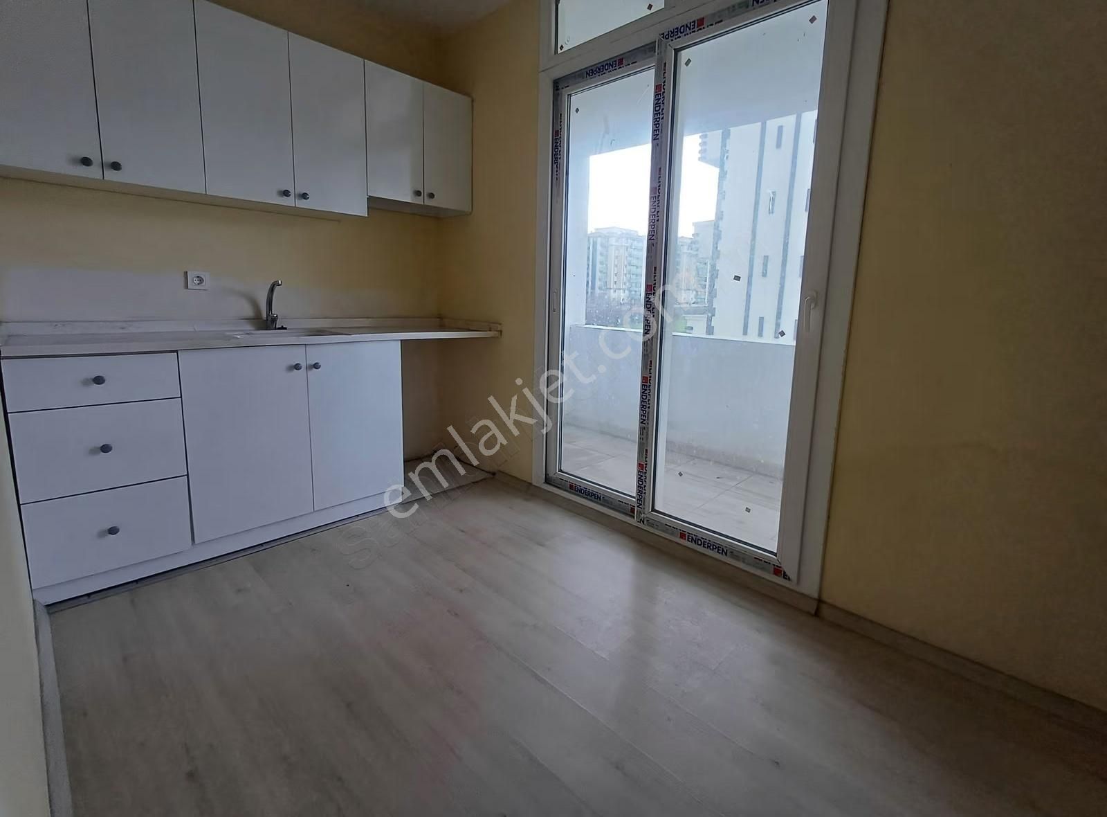 Doğru Emlaktan Arakat 2+1 Üç Cephe Üç Balkon Ferah Kiralık Daire - Görsel 6