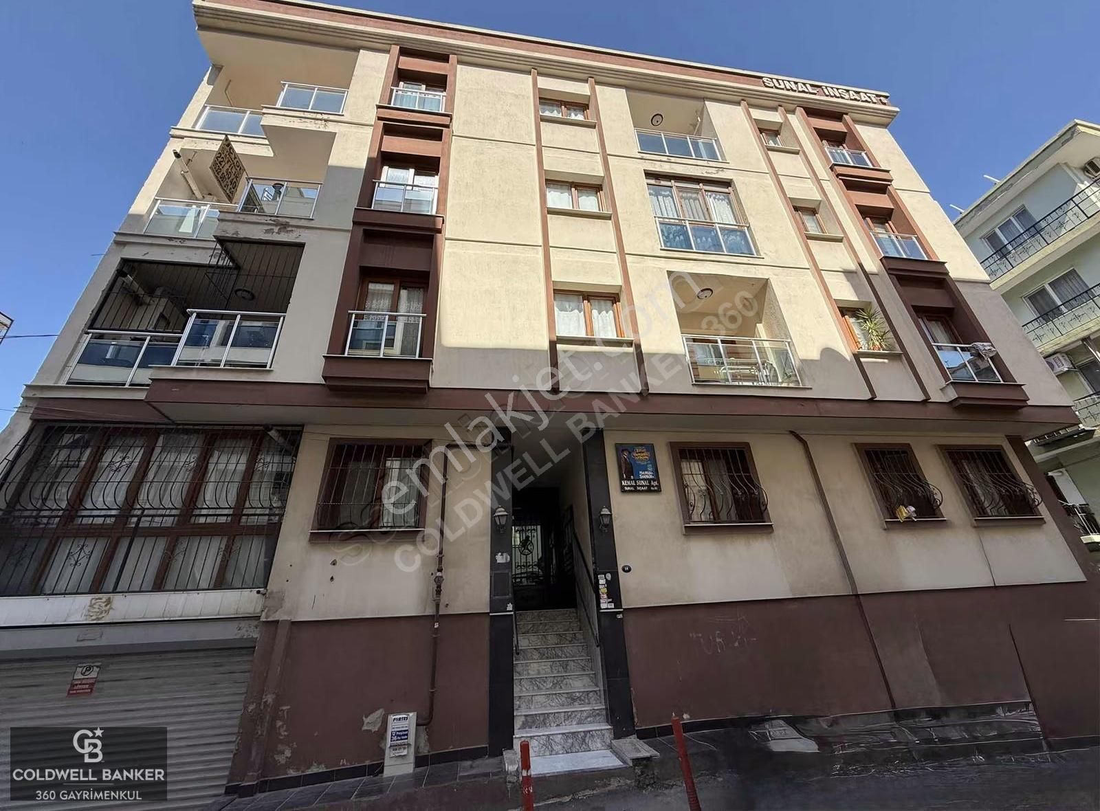 İzmir Konak Küçükyalı Kılıç Reis Mahallesinde Satılık 2+1 Daire