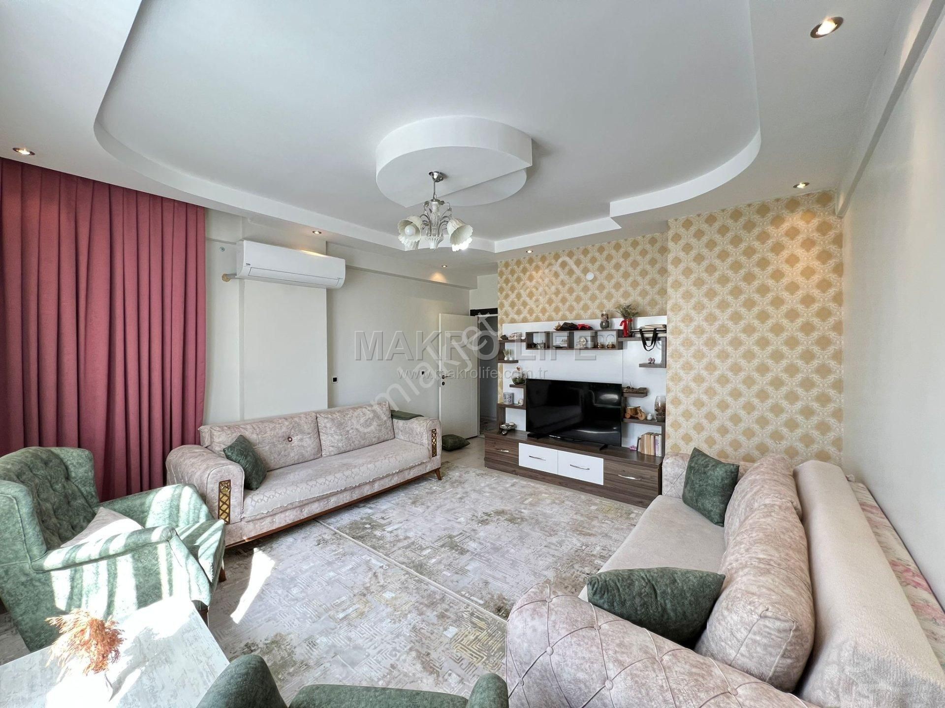 Bağcılar Zümrütkent Karşısında Satılık 2+1 Geniş Daire