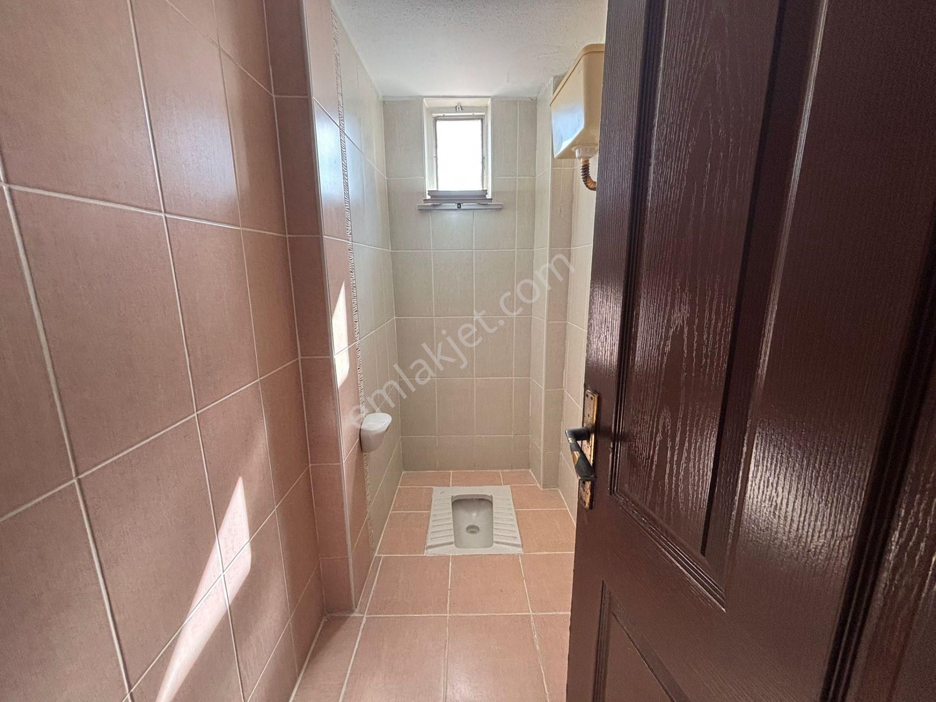 **eryıldız Gayrimenkul'den**fevzipaşa Mah.merkezde Kiralık 2+1 Ön Cephe - Görsel 23