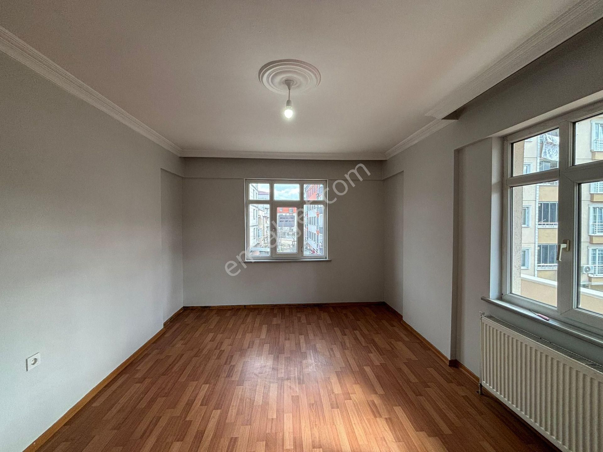 **eryıldız Gayrimenkul'den**fevzipaşa Mah.merkezde Kiralık 2+1 Ön Cephe - Görsel 17