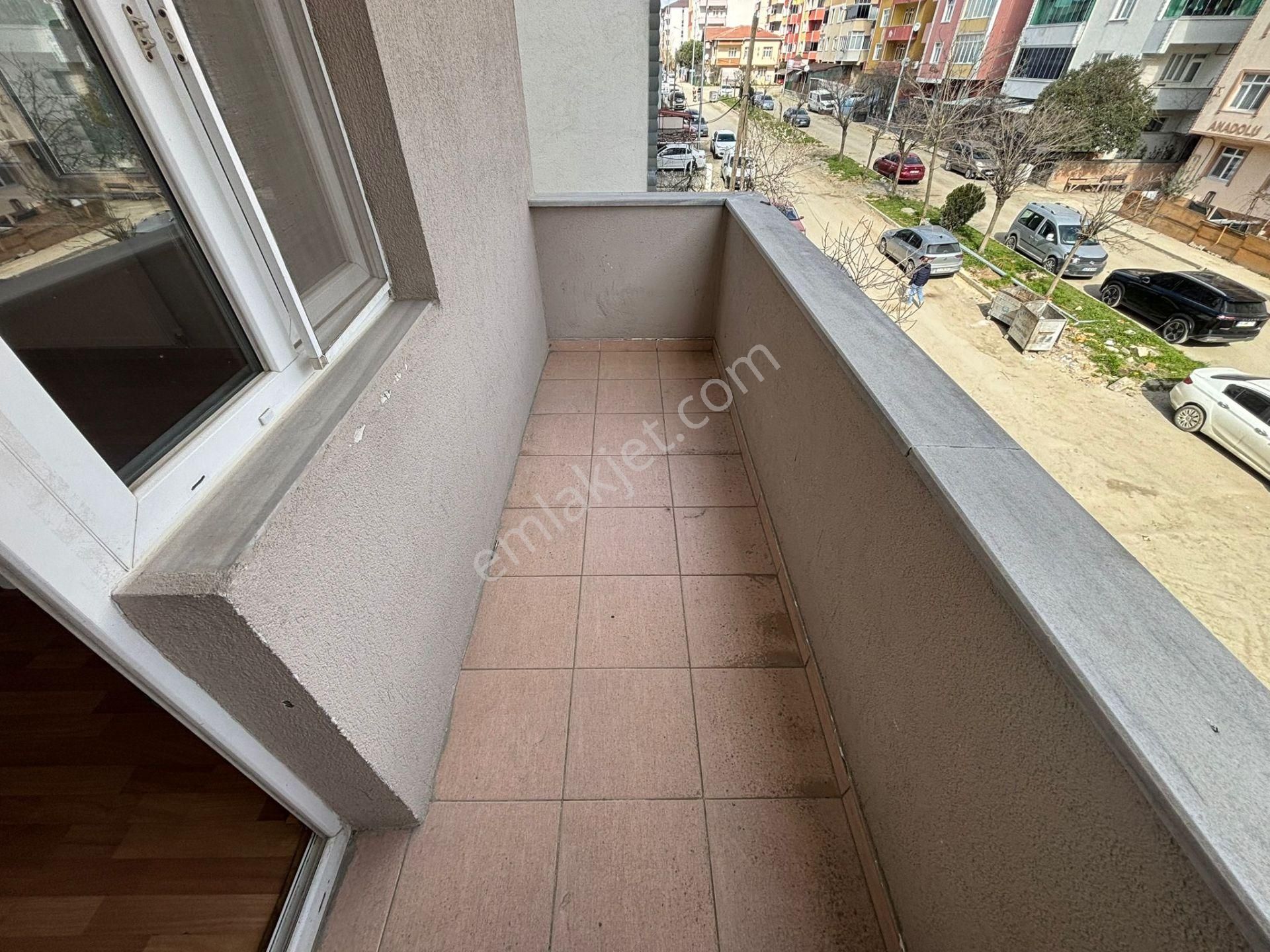 **eryıldız Gayrimenkul'den**fevzipaşa Mah.merkezde Kiralık 2+1 Ön Cephe - Görsel 16