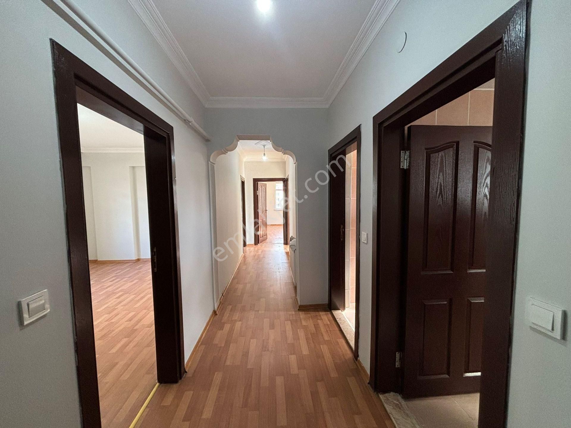 **eryıldız Gayrimenkul'den**fevzipaşa Mah.merkezde Kiralık 2+1 Ön Cephe - Görsel 25