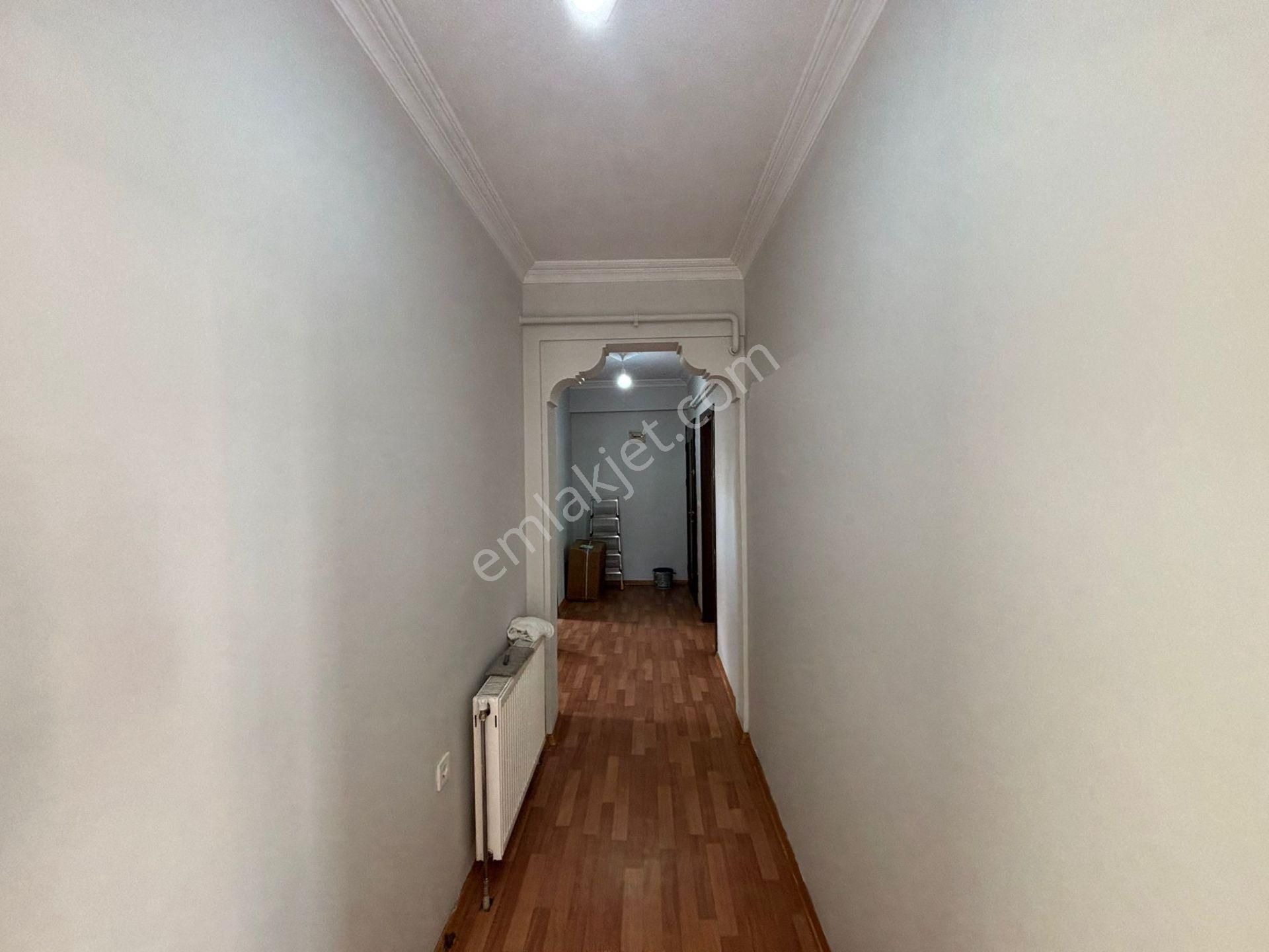 **eryıldız Gayrimenkul'den**fevzipaşa Mah.merkezde Kiralık 2+1 Ön Cephe - Görsel 24