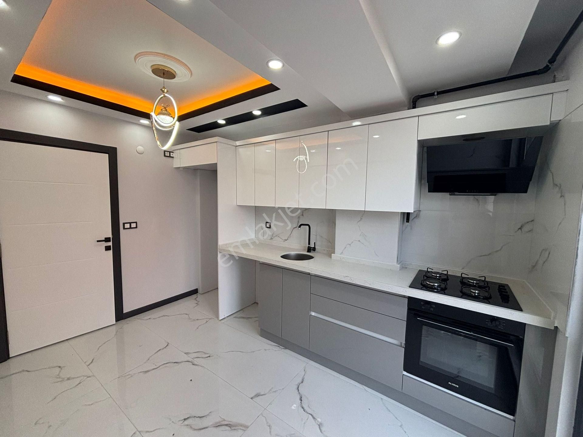 **eryıldız İnşaat'tan Devlet Hastanesi Yanı İskanlı Kombili Ankastreli Cam Balkonlu 2+1 - Görsel 4