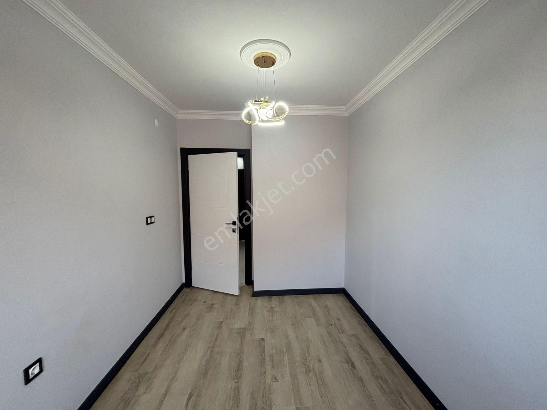 **eryıldız İnşaat'tan Devlet Hastanesi Yanı İskanlı Kombili Ankastreli Cam Balkonlu 2+1 - Görsel 23