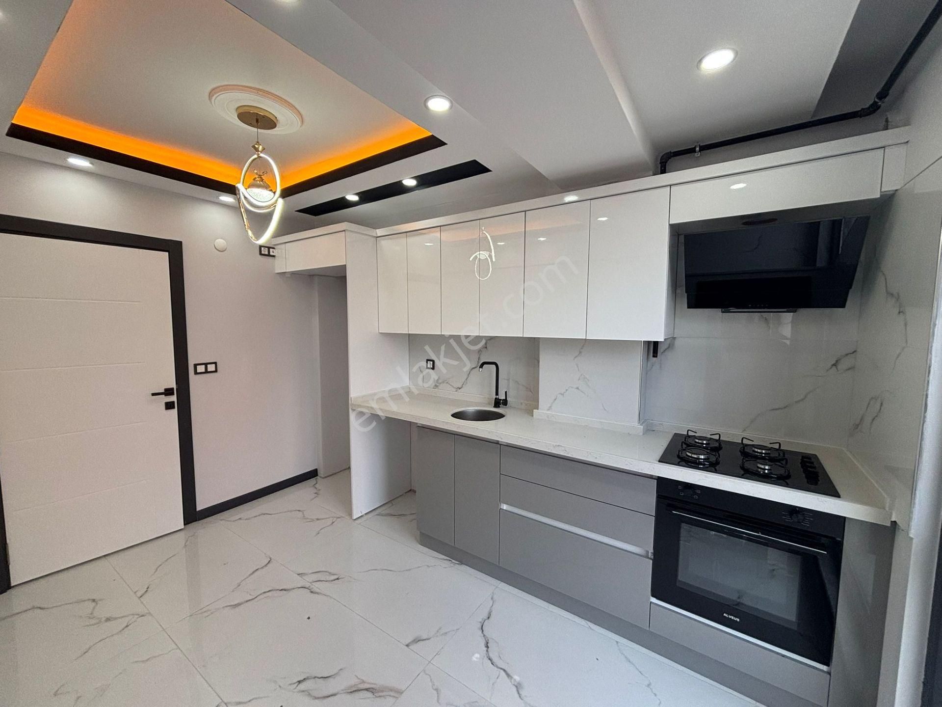 **eryıldız İnşaat'tan Devlet Hastanesi Yanı İskanlı Kombili Ankastreli Cam Balkonlu 2+1 - Görsel 3