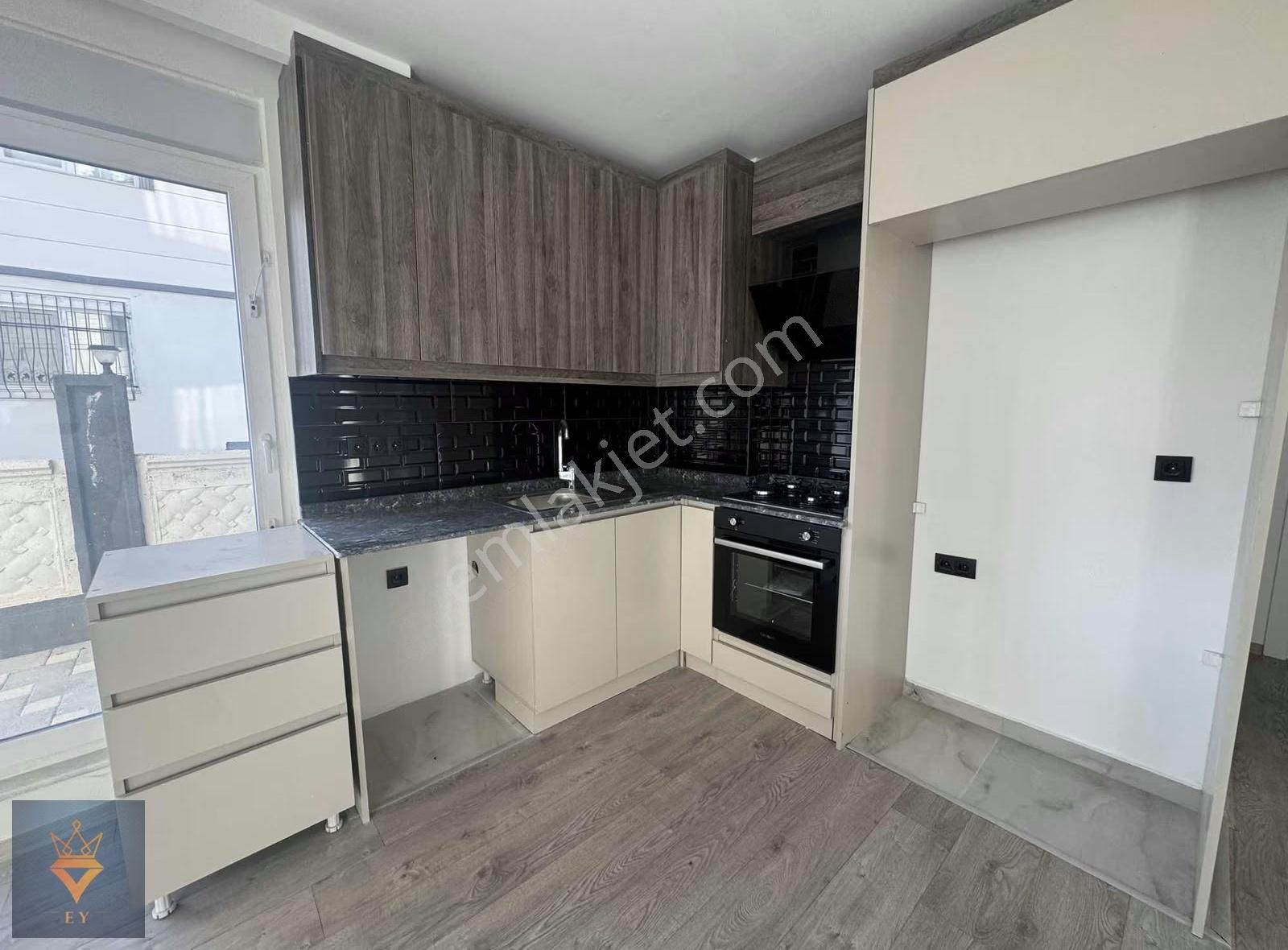 Tramvaya Çok Yakın Havuzlu Site İçinde Sıfır 1+1 Fırsat Daire