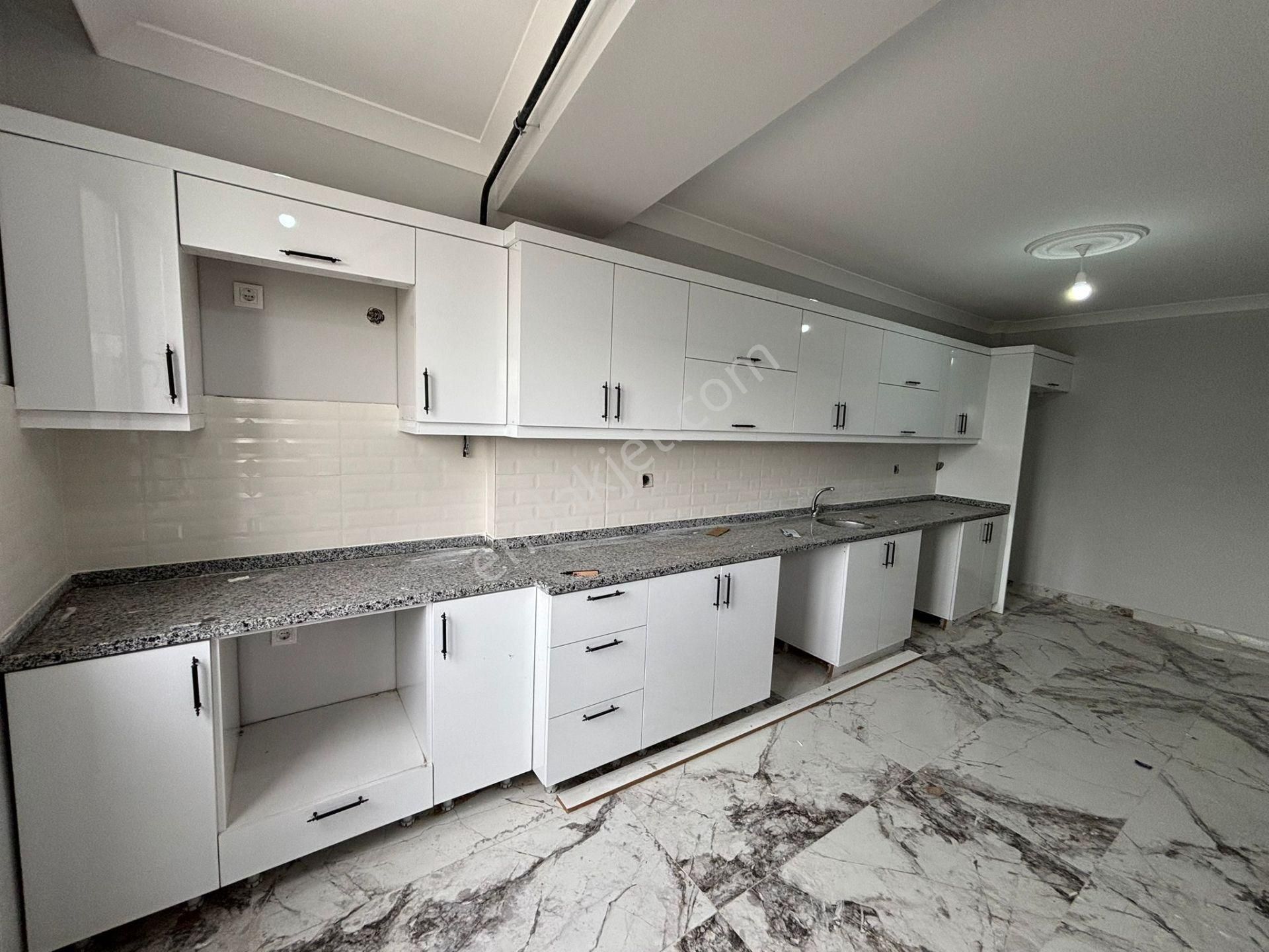 **eryıldız İnşaat'tan**acill Okullar Bölgesinde İskanlı K.otoparklı 120m2 Lüks 2+1 - Görsel 2