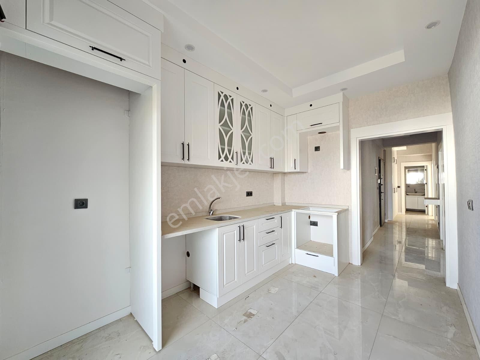Denizli Çakmak'ta 3+1 150 M2 Mükemmel Konumda Satılık Lüks Daire - Görsel 3