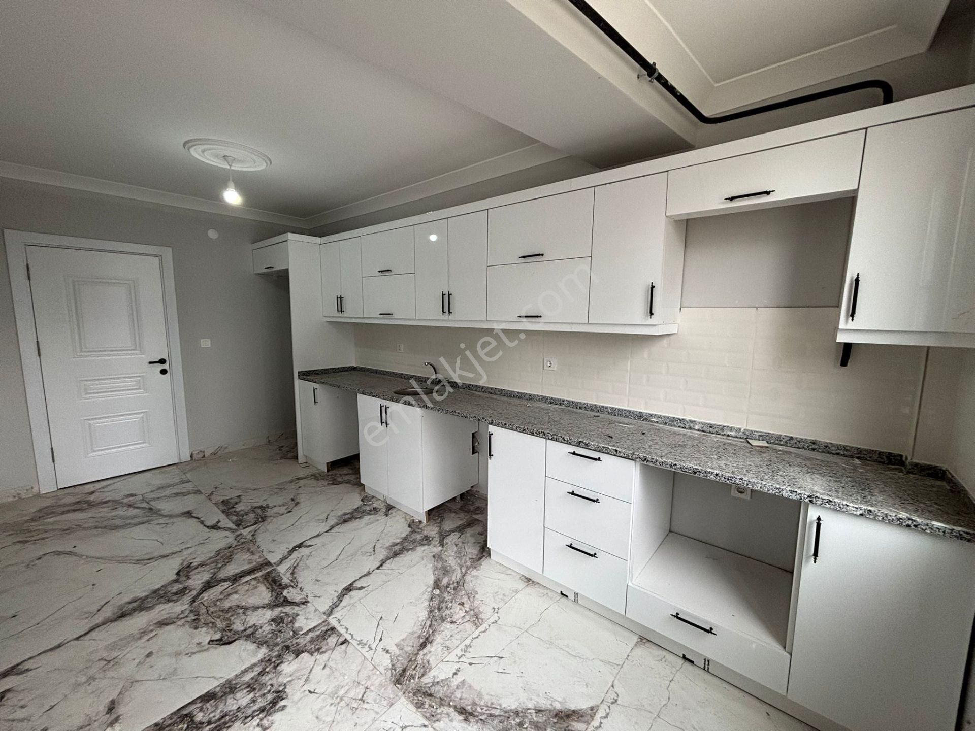 **eryıldız İnşaat'tan**acill Okullar Bölgesinde İskanlı K.otoparklı 115m2 Lüks 2+1