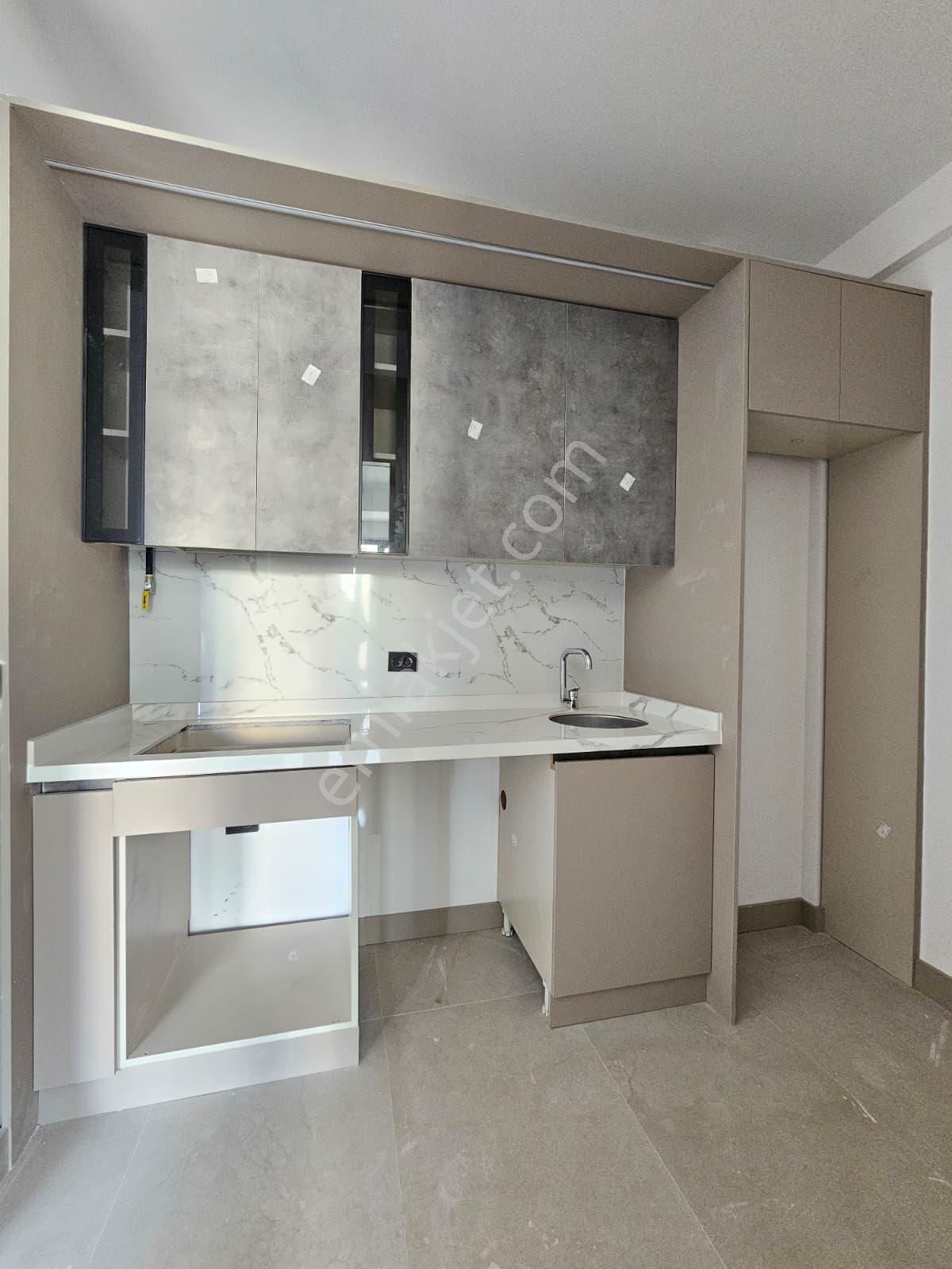 Denizli Bereketler Mahallesinde 2+1 Caddeye Yakın Satılık Lüks Daireler