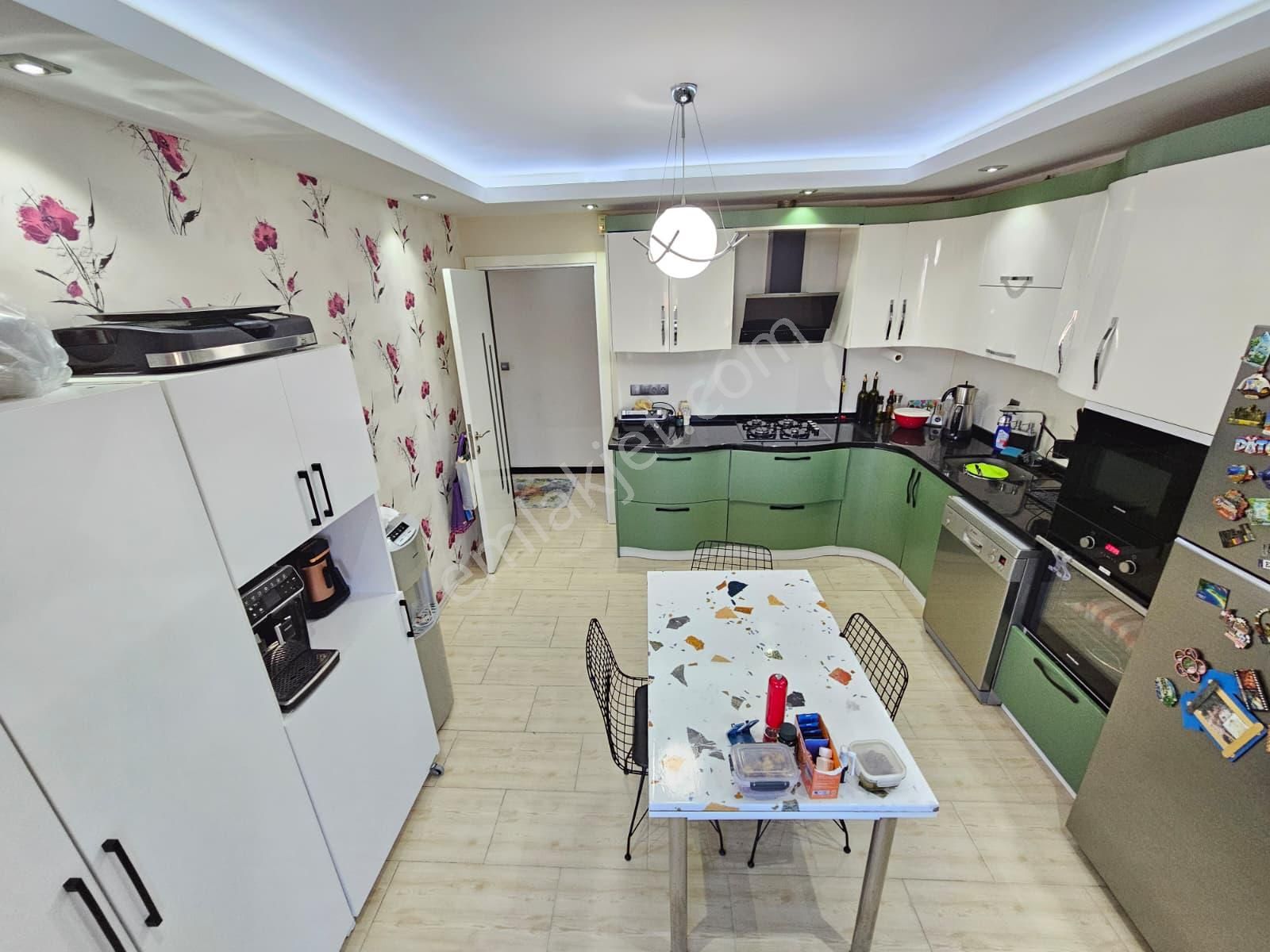 Denizli Şemikler De 3+1 180 M2 Ebeveyn Banyolu Cinkaya Mevkii Geniş Satılık Fırsat Daire