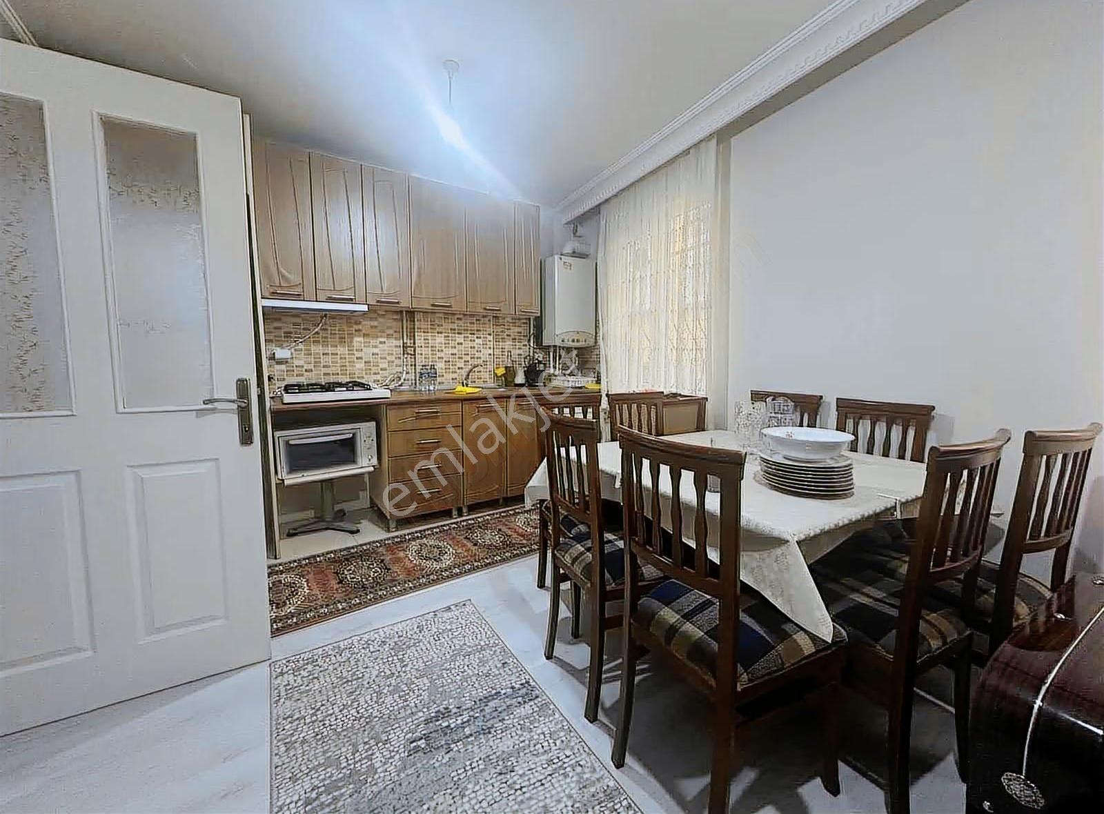 4 Levent Çeliktepe Kiralık 2+1 Eşyalı Metro Yakını Genç Bina