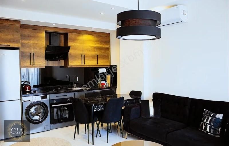 Alanya Mahmutlar'da Denize Yakın Mesafe 1+1 Eşyalı Kiralık Daire