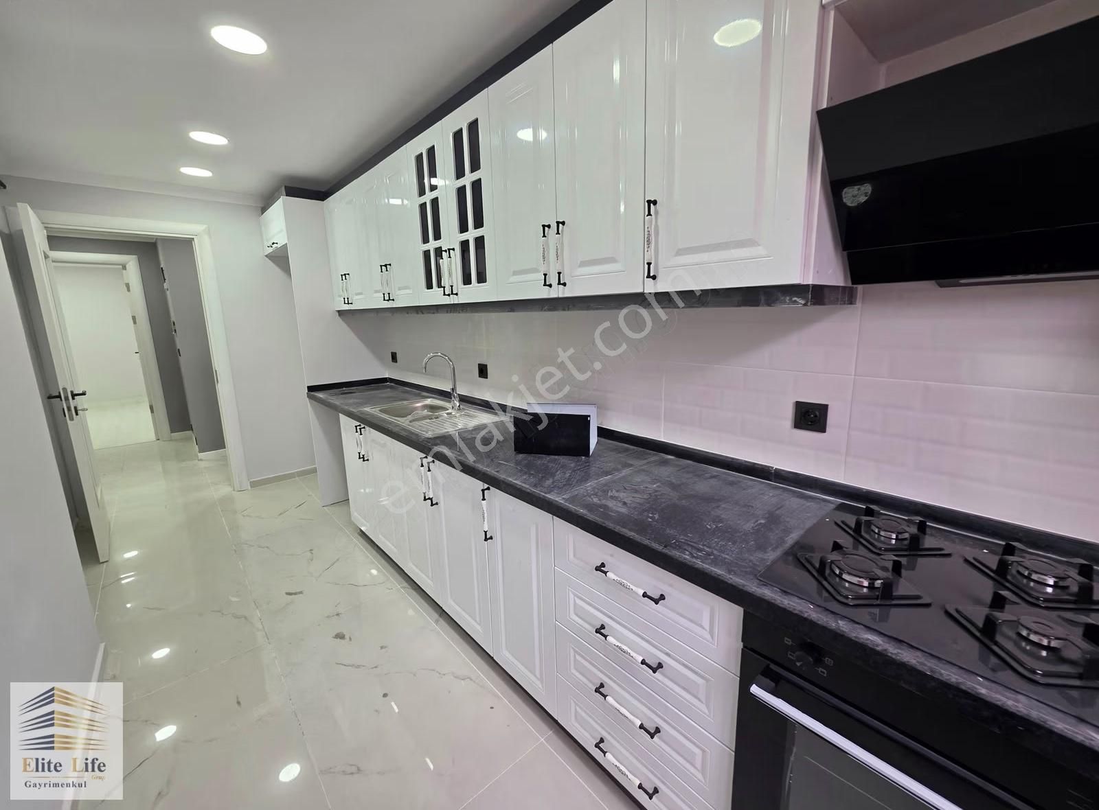 Çekmeköy De 95 M2 Ormana Cephe Ultra Lüx 2+1 Ara Kat Daire