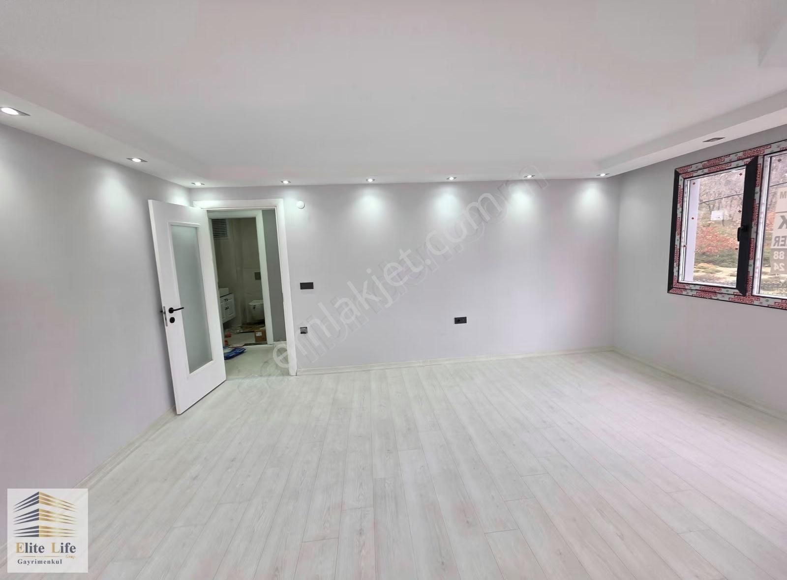 Çekmeköy De 95 M2 Ormana Cephe Ultra Lüx 2+1 Ara Kat Daire - Görsel 3