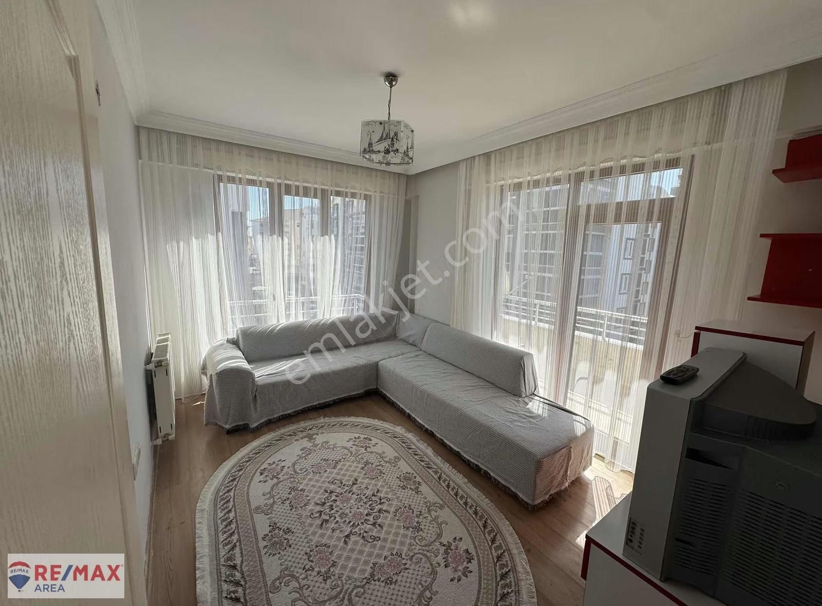 Remax Areadan Fırsat Satılık Eşyalı 2+1 Köşe Daire