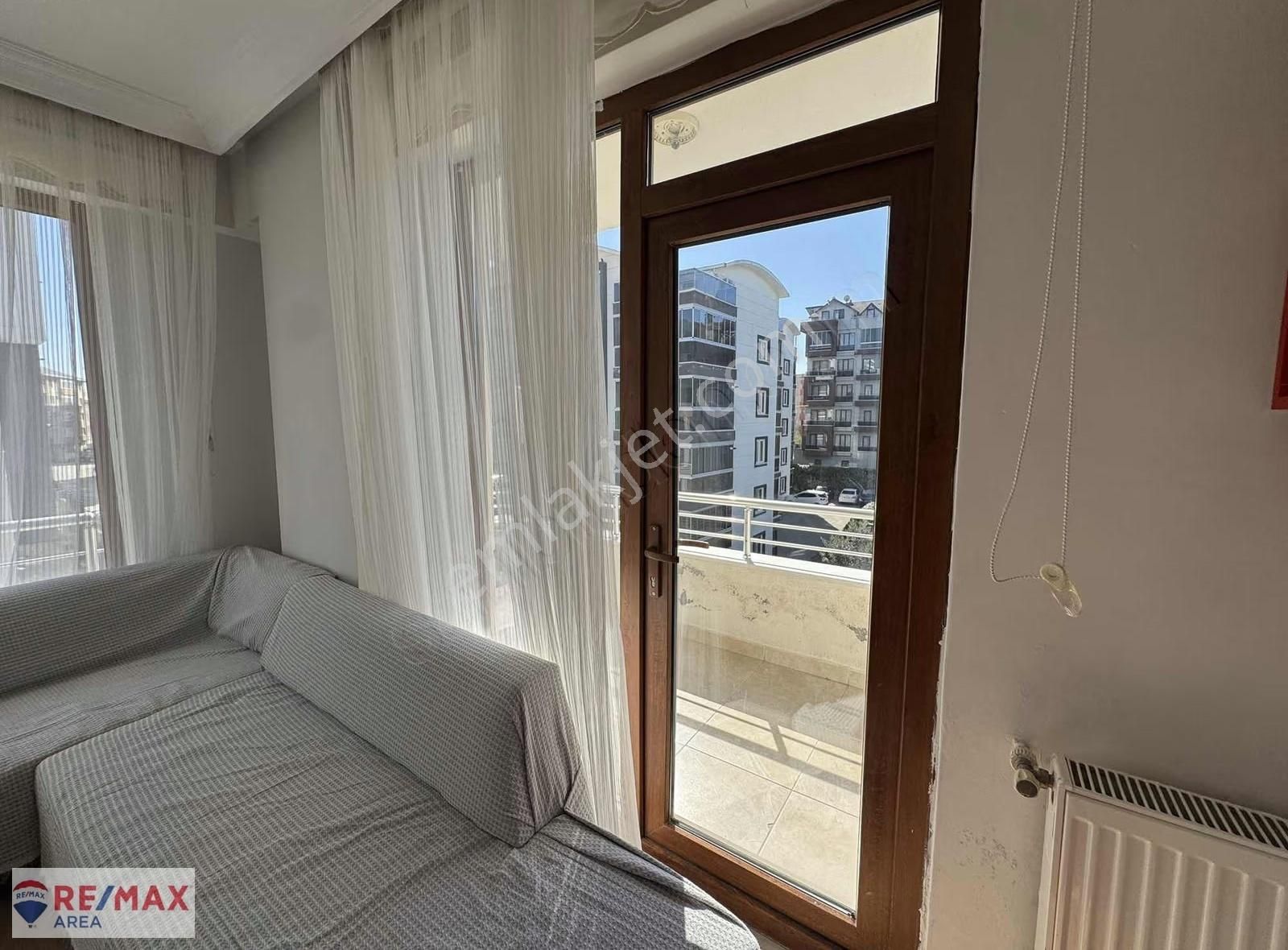 Remax Areadan Fırsat Satılık Eşyalı 2+1 Köşe Daire - Görsel 3