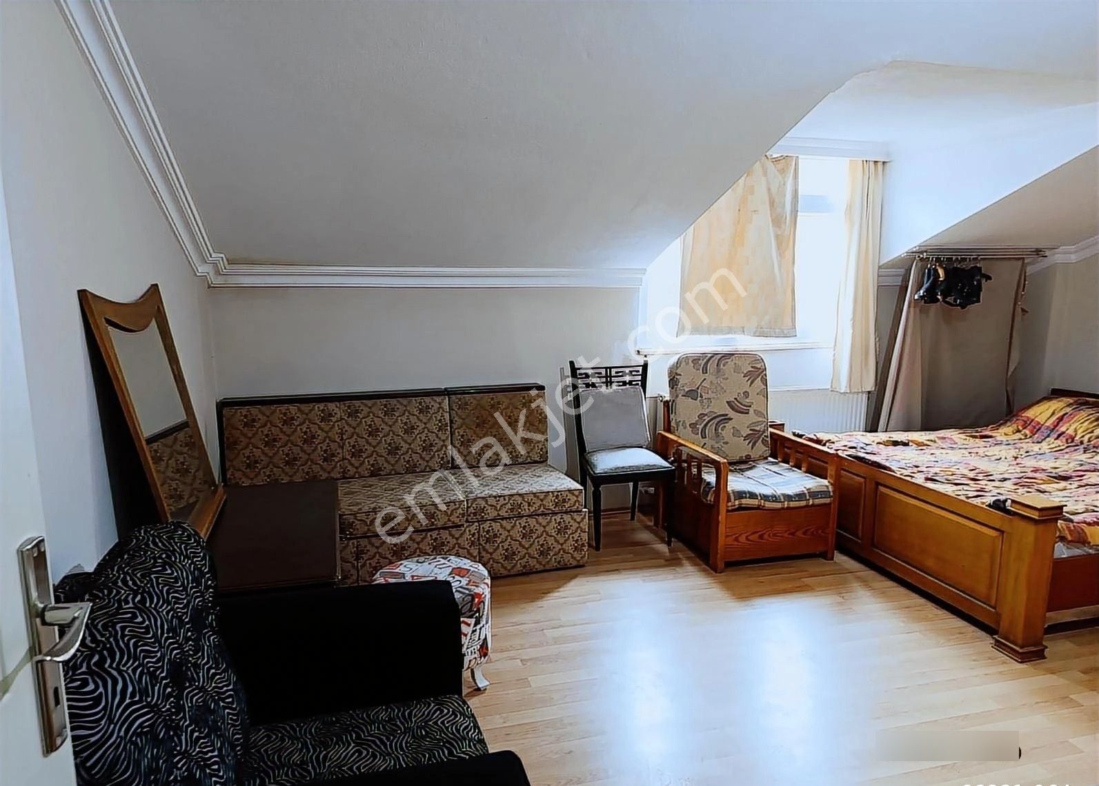 Avcılar Merkez 1+1 Teras Kat 15 Yıllık Eşyalı - Görsel 12