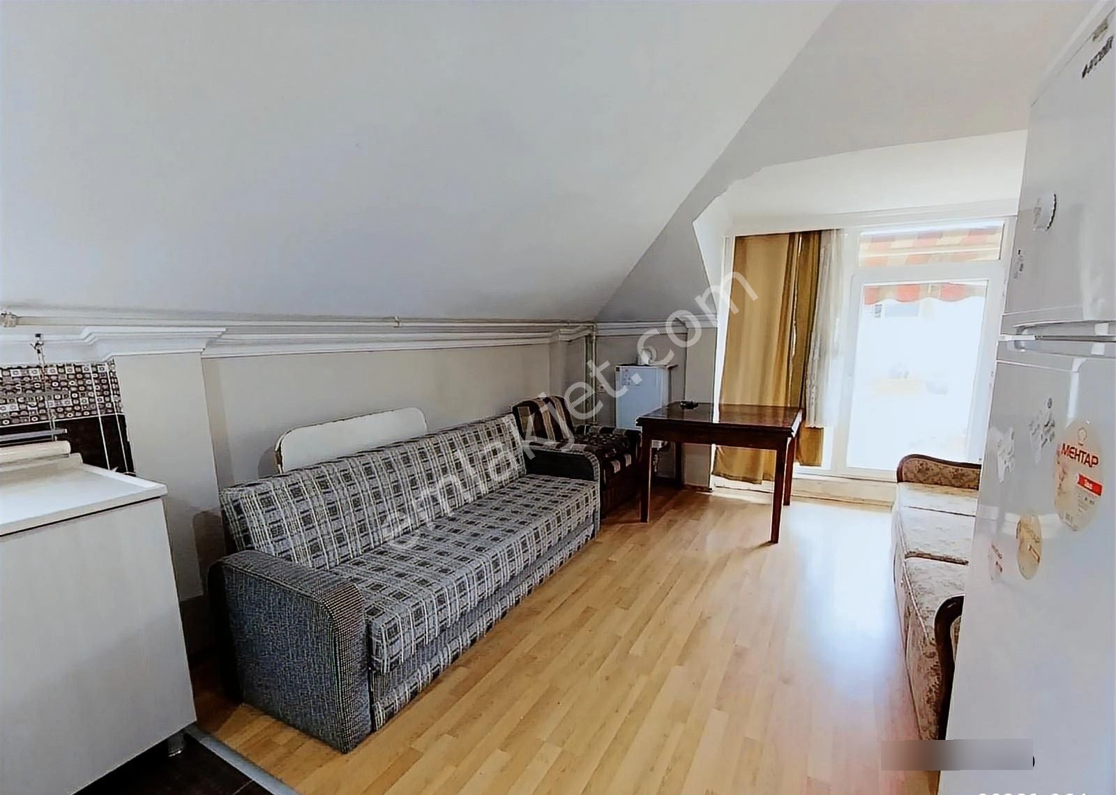 Avcılar Merkez 1+1 Teras Kat 15 Yıllık Eşyalı - Görsel 6