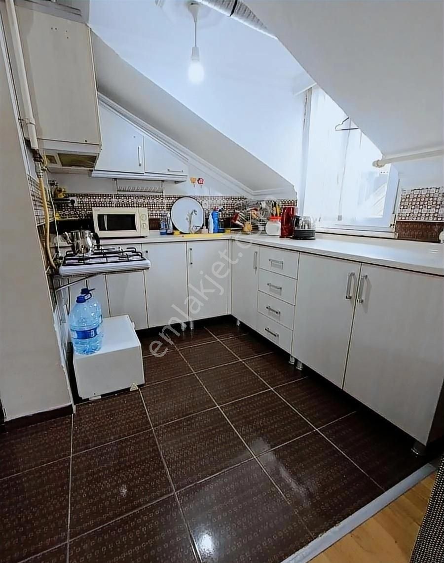 Avcılar Merkez 1+1 Teras Kat 15 Yıllık Eşyalı - Görsel 9