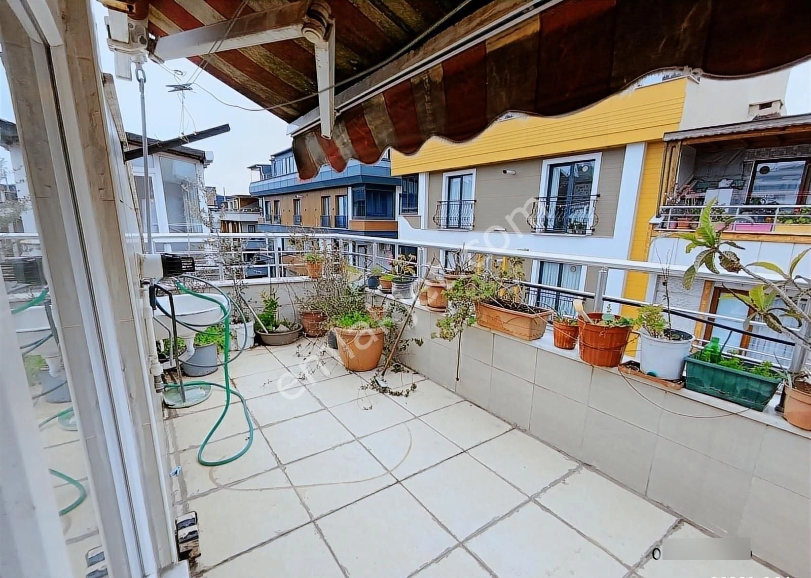 Avcılar Merkez 1+1 Teras Kat 15 Yıllık Eşyalı - Görsel 7