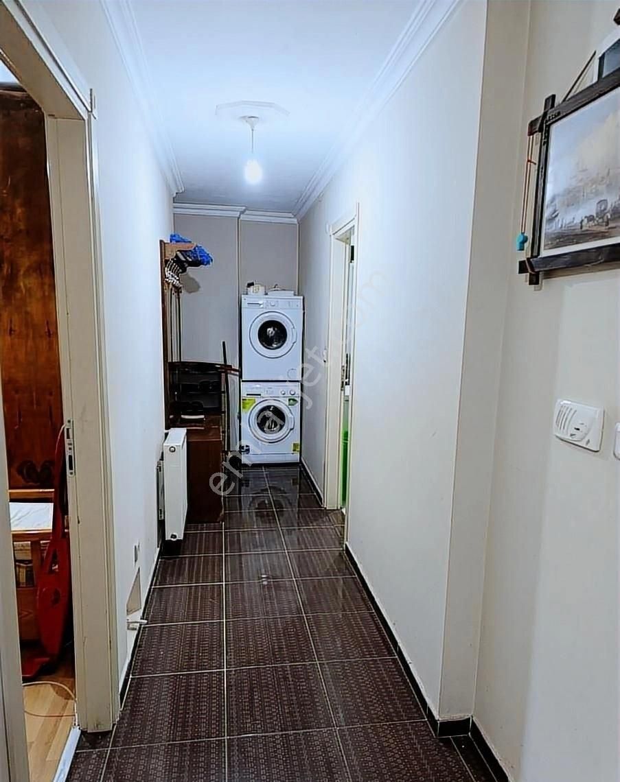 Avcılar Merkez 1+1 Teras Kat 15 Yıllık Eşyalı - Görsel 14