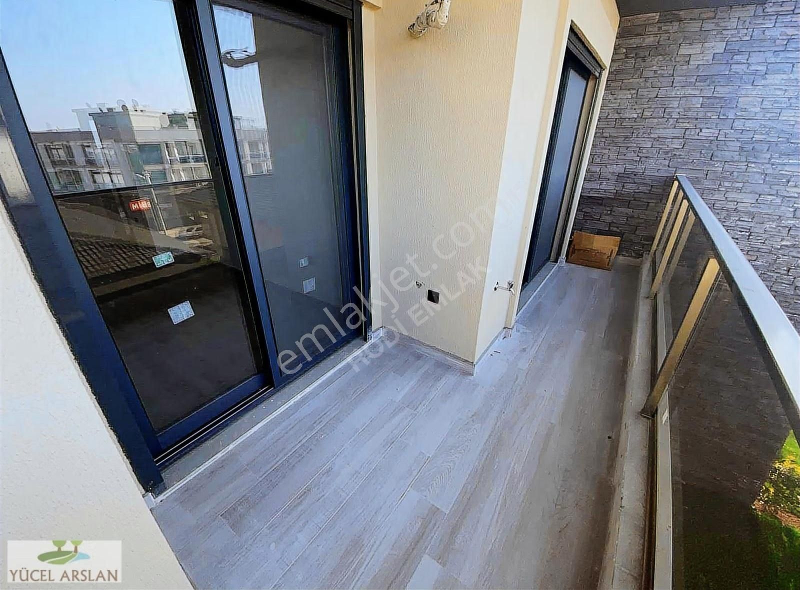 Çiğli Merkez'de Site İçi Satılık 3+1 Lüks Villa Havuz Otopark
