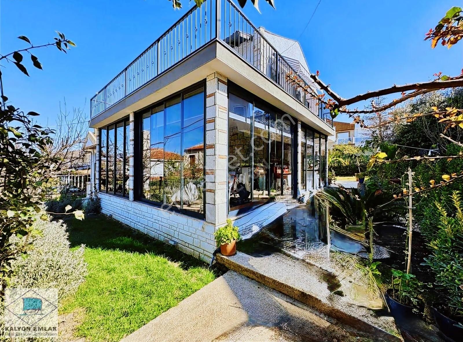 Kalyon'dan Çeşme Yalı Da Satılık Plaja 400 Metre Bahçeli Villa - Görsel 4