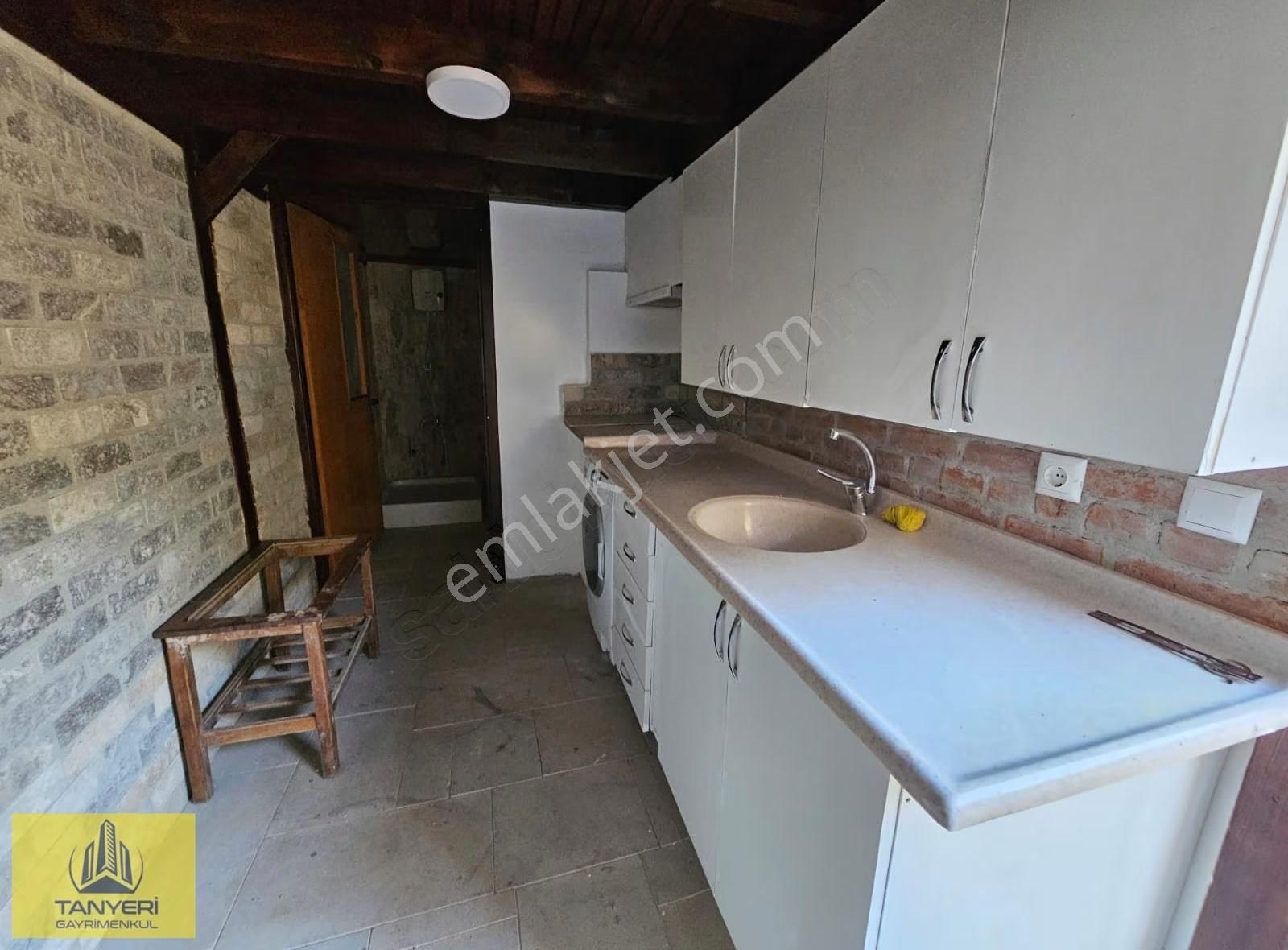 Ayvacık Ahmetçe Asos Yolu Üzeri Yanyana Kiralık İki Daire - Görsel 2