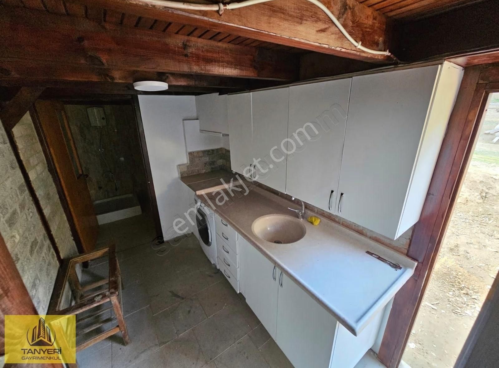 Ayvacık Ahmetçe Asos Yolu Üzeri Yanyana Kiralık İki Daire - Görsel 3