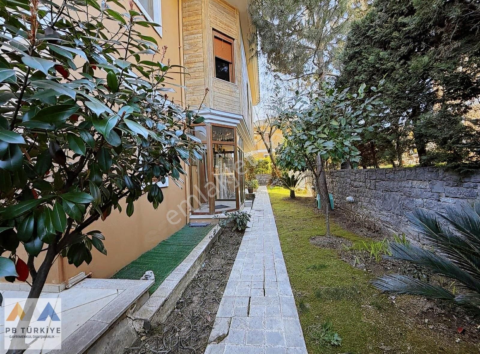 Çengelköy Adalet H. Konaklarında Müstakil Havuzlu Kiralık Villa - Görsel 15