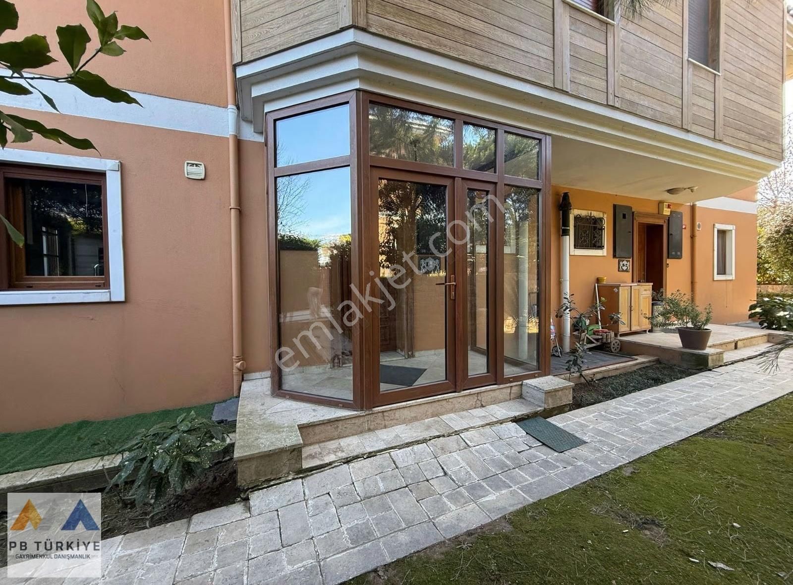 Çengelköy Adalet H. Konaklarında Müstakil Havuzlu Kiralık Villa - Görsel 20