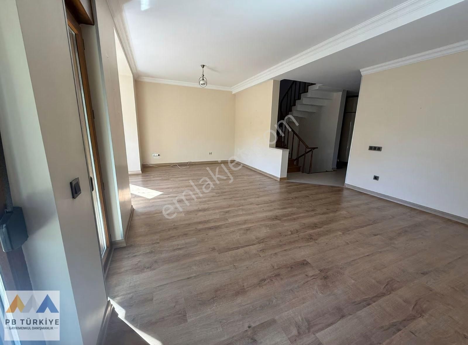 Çengelköy Adalet H. Konaklarında Müstakil Havuzlu Kiralık Villa - Görsel 28