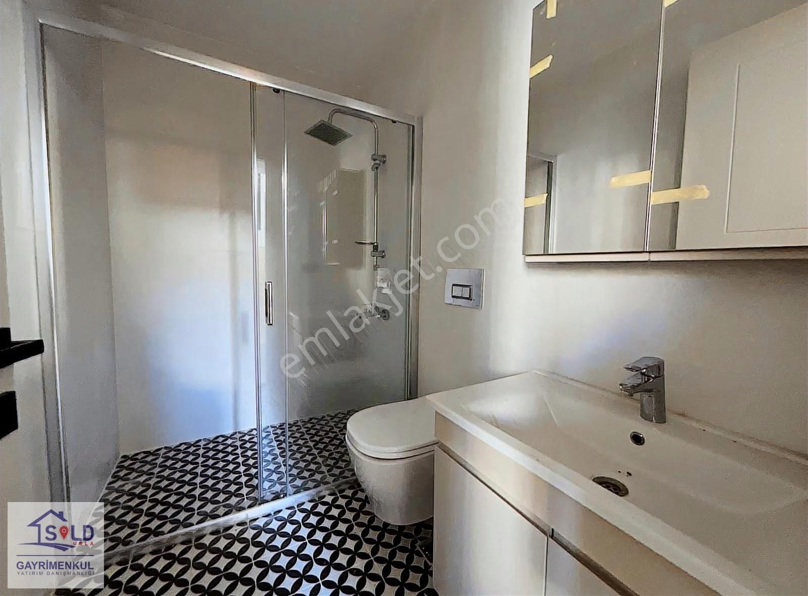 Urlada Satılık Özel Havuzlu & Bahçeli 3+1 Villa - Görsel 5