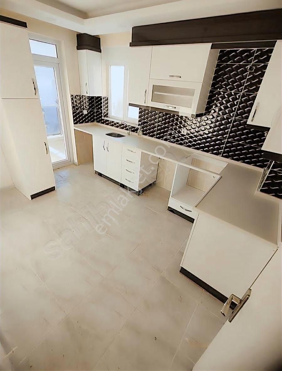 Habibler Mah.2+1 Herşeyi Ayrı 3. Kat Site İçerisinde Daire