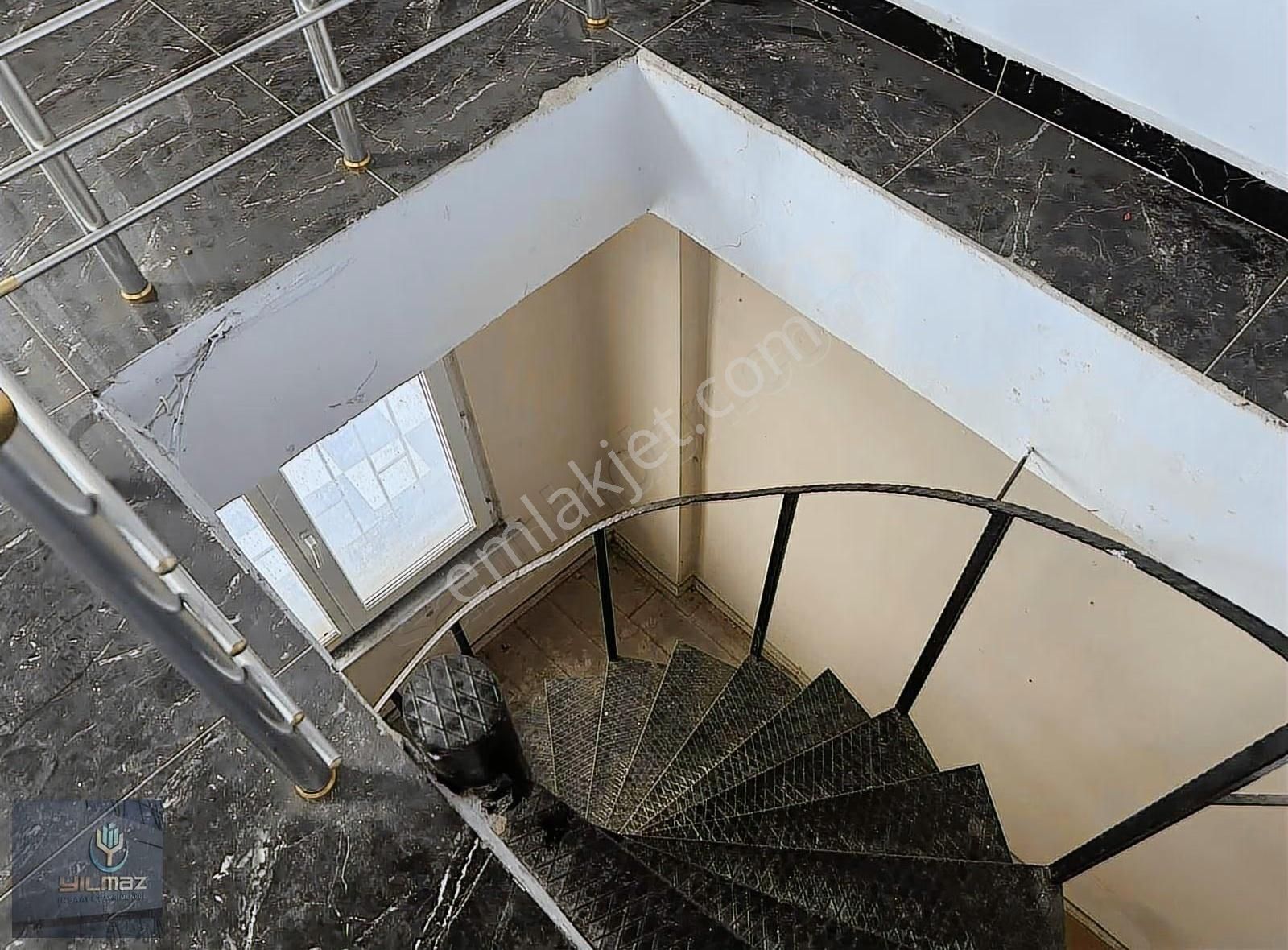 Esenyurtta Sağlıkocağı Karşısında Satılık Dükkan Ve Daire - Görsel 4