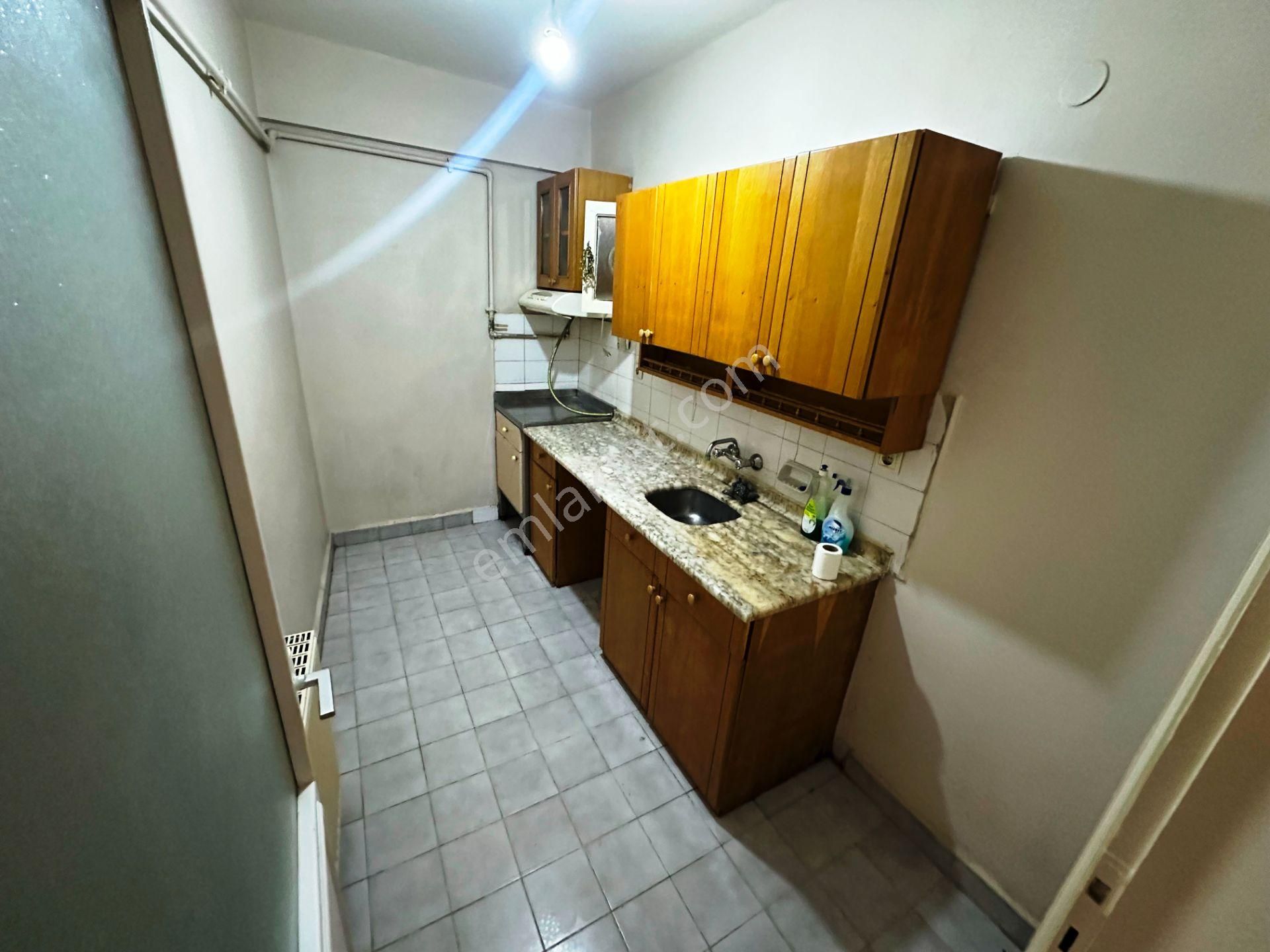 Şişli Cumhuriyet Cad.90m2 Masrafsız Balkonlu 1.kat Kiralık 2+1 - Görsel 19