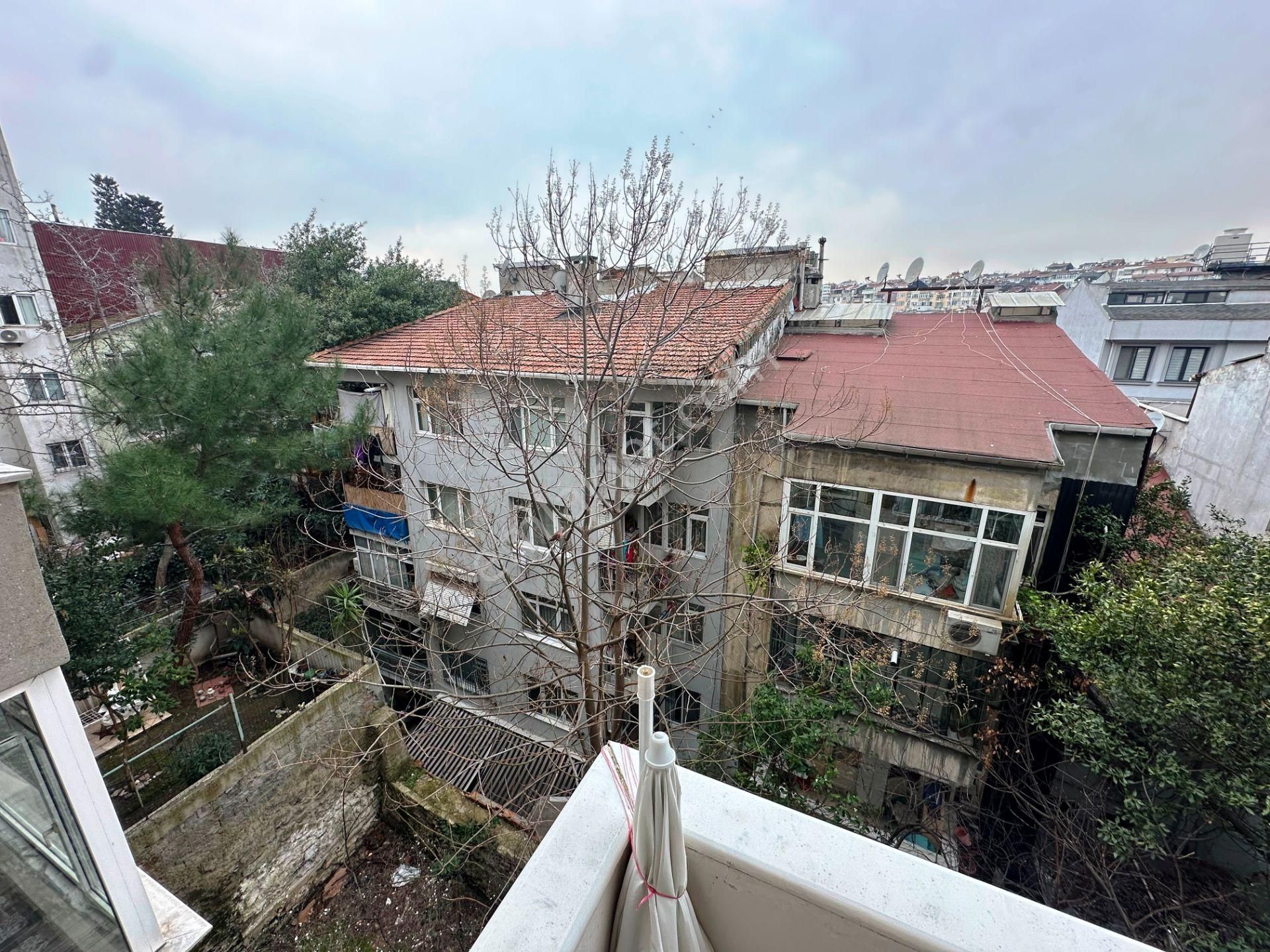 Şişli Cumhuriyet Cad.90m2 Masrafsız Balkonlu 1.kat Kiralık 2+1