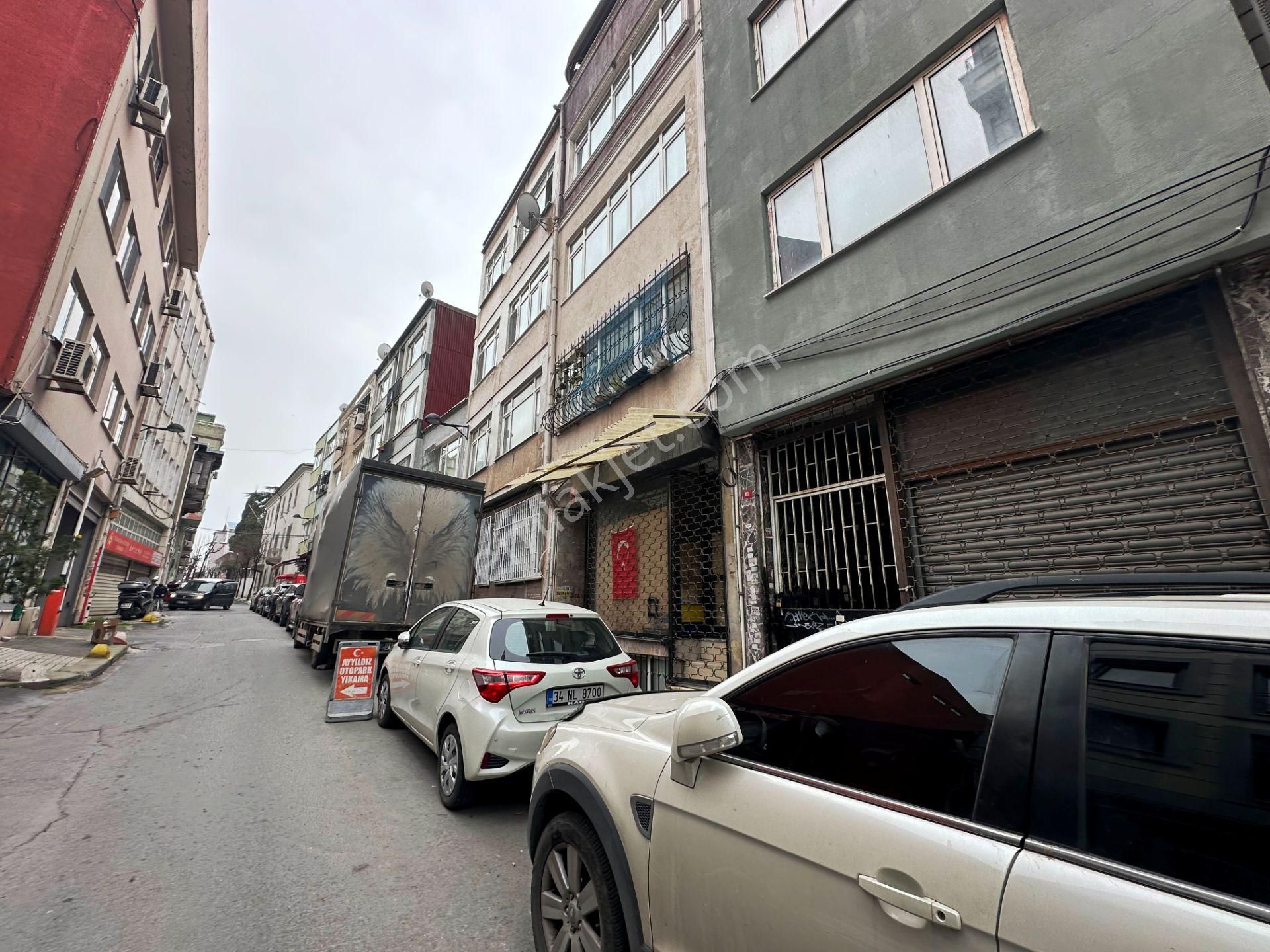 Şişli Cumhuriyet Cad.90m2 Masrafsız Balkonlu 1.kat Kiralık 2+1 - Görsel 33