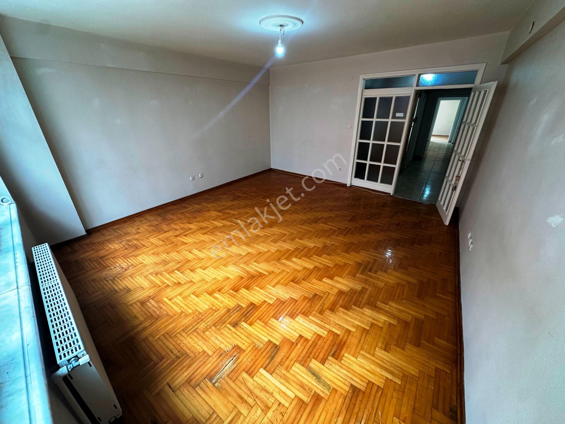 Şişli Cumhuriyet Cad.90m2 Masrafsız Balkonlu 1.kat Kiralık 2+1 - Görsel 5