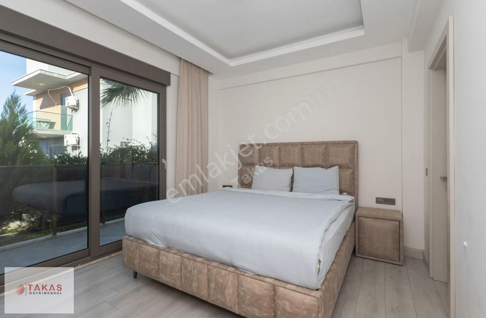 Antalya, Serik Kadrıye'de Ultralüks 5+1 Tripleks Villa - Görsel 14