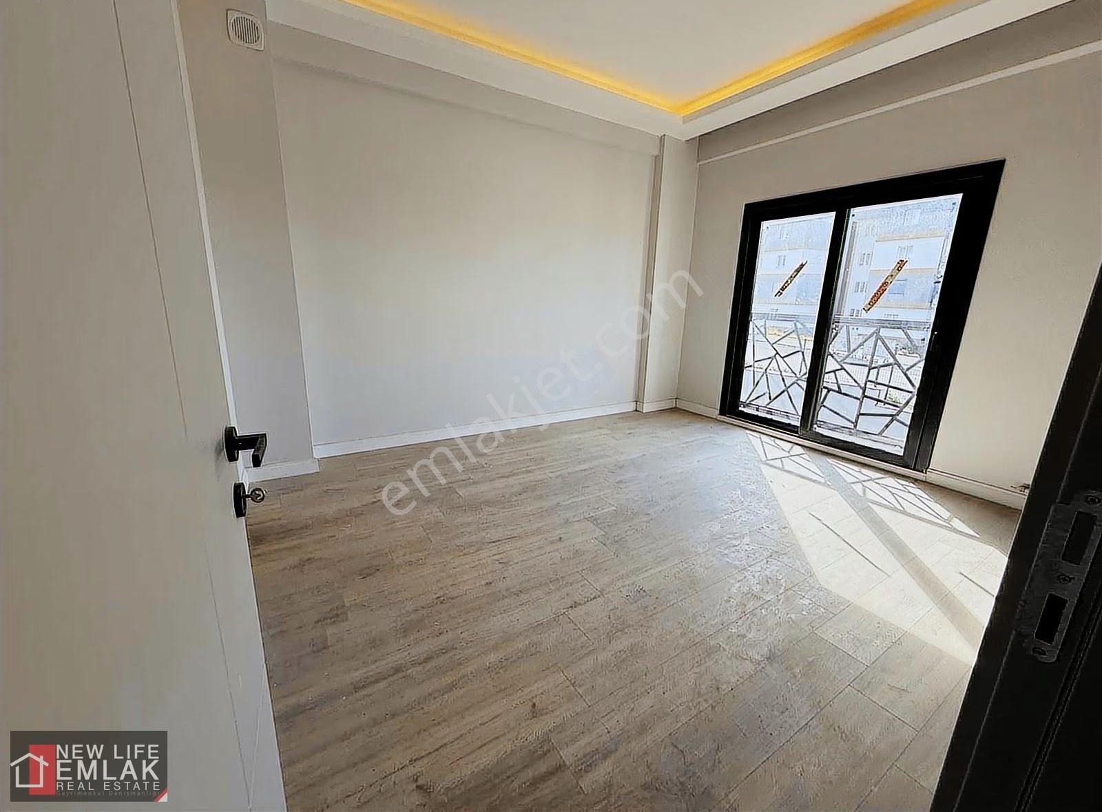 Kuşadası Okullar Bölgesinde Site İçinde Satılık Daire - Görsel 5