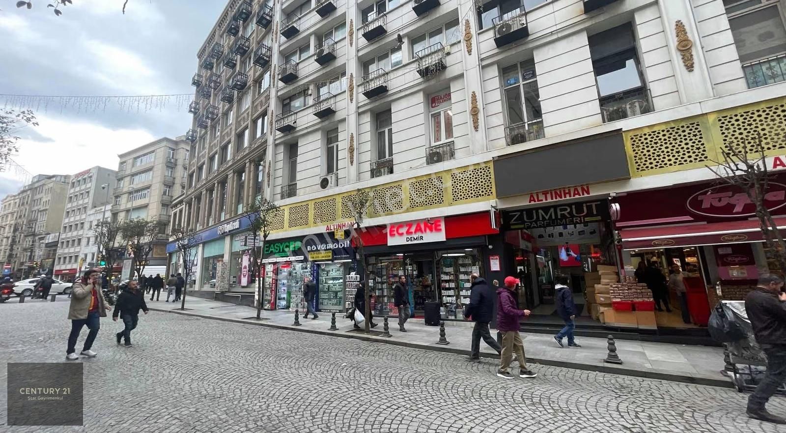Sirkeci Altın İçinde Fırsat Harika Boş Dükkan