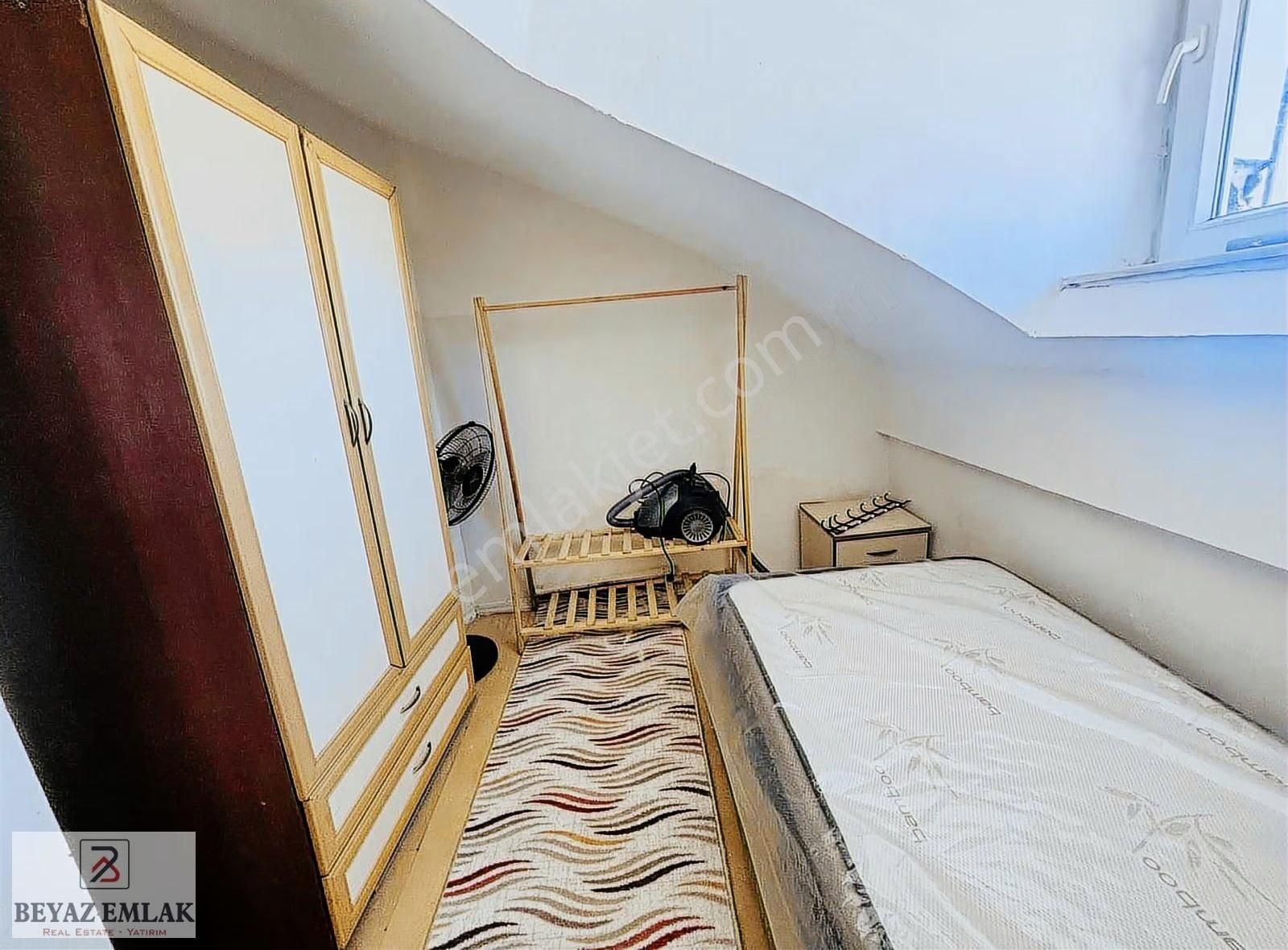 Gülveren'de Üni'ye 2dk 2+1 Teraslı Eşyalı Temiz Daire 16.000tl - Görsel 3