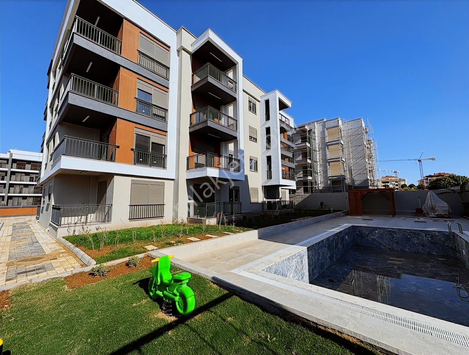 Uğur Kurtulmuş'tan Oturuma Hazır,arakat,cep Mutfaklı 2+1 Daire