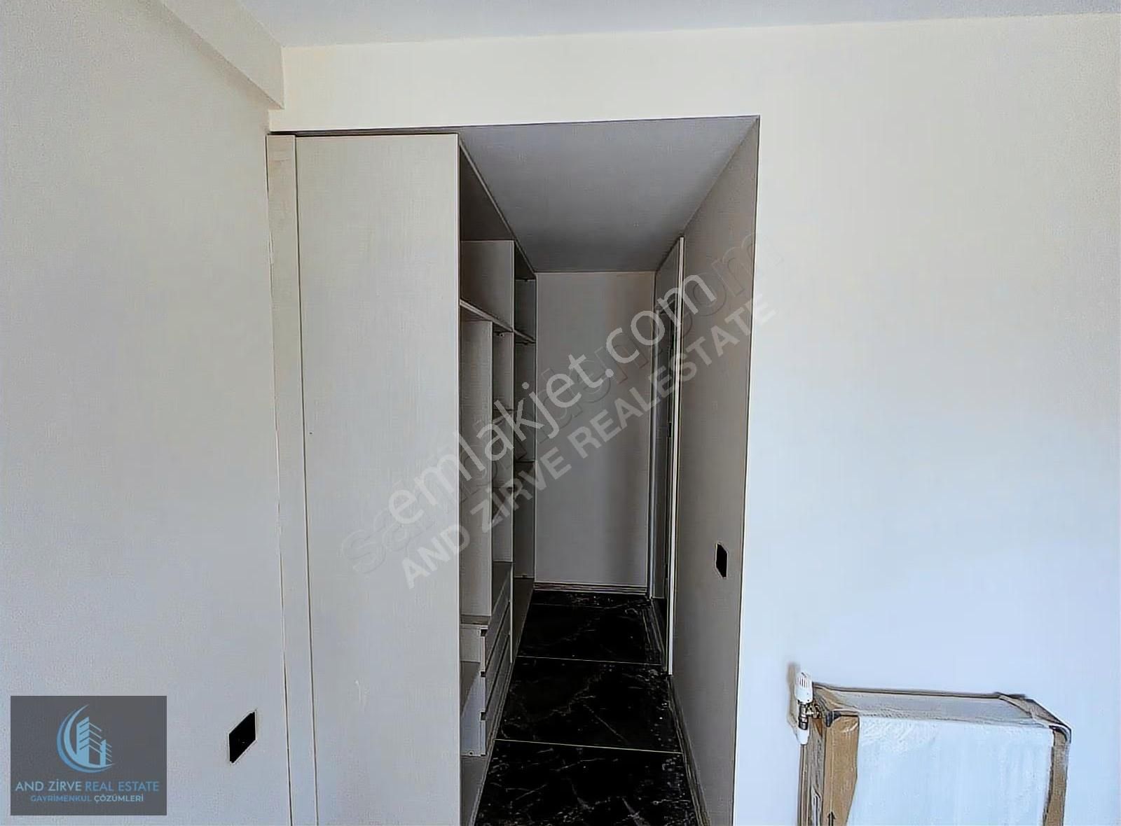 Akdeniz Mah'de Havuzlu Kombili İskanlı 2.5+1 Daire - Görsel 5