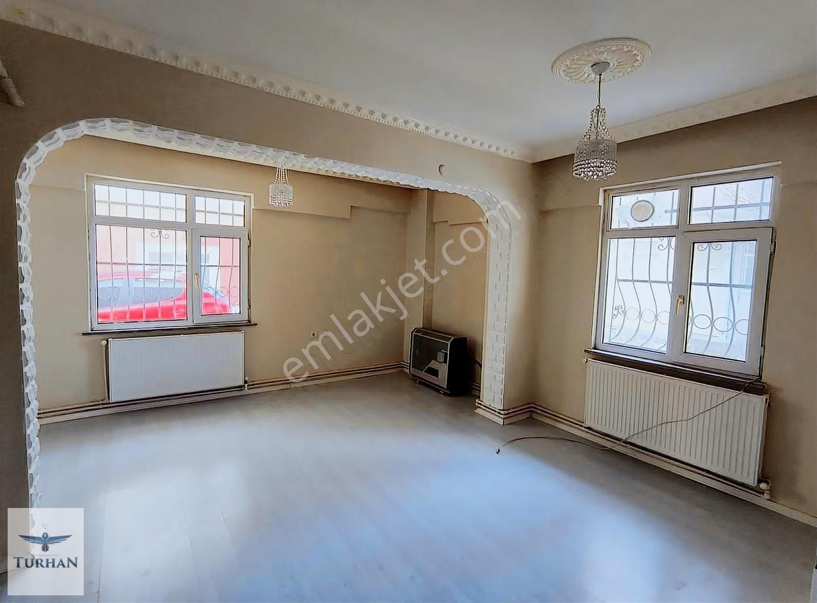 Turhan Emlak'tan Kapaklı'da Merkezi Konumda 2+1 Giriş Daire