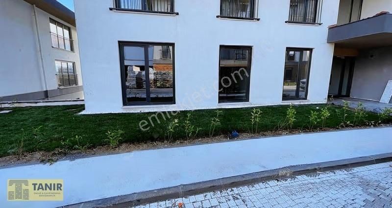 Bahçeşehir Emlak Konut Vadi Evleri Manzaralı Ve Bahçeli Daire